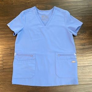 Preowned Fig Accra Scrub Top Size Small with Palm Leaf Pocket details